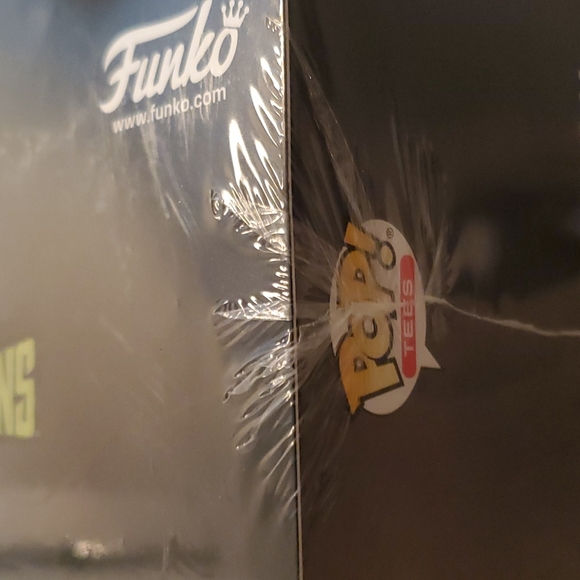 Catwoman (Jim Lee Deluxe) (Black & White) Funko and Catwoman Tee XL - Picture 4 of 5